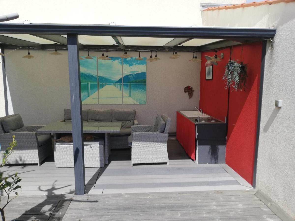 Studio Independant Chez L'Habitant Avec Piscine Et Cuisine Exterieures La Rochelle  Eksteriør billede
