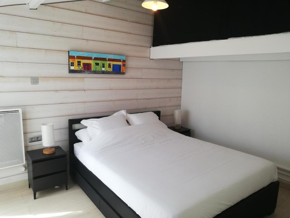 Studio Independant Chez L'Habitant Avec Piscine Et Cuisine Exterieures La Rochelle  Eksteriør billede
